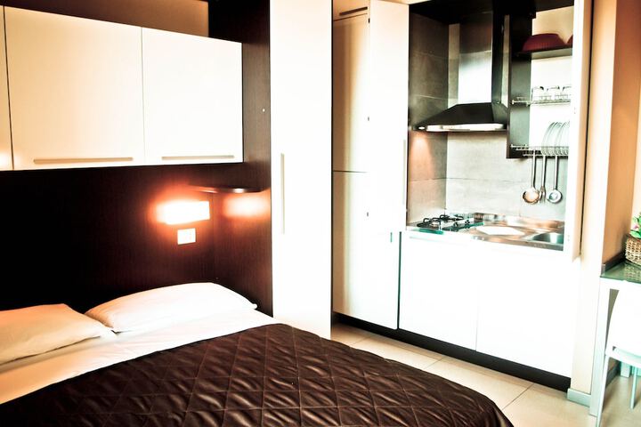 Room 6 of 31