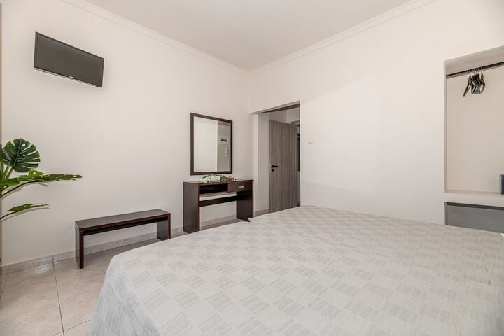 Room 28 of 89