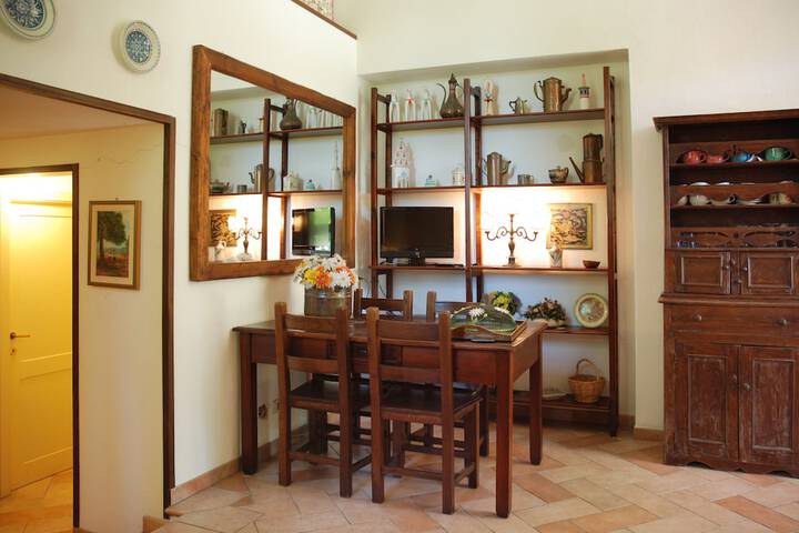 Room 8 of 11