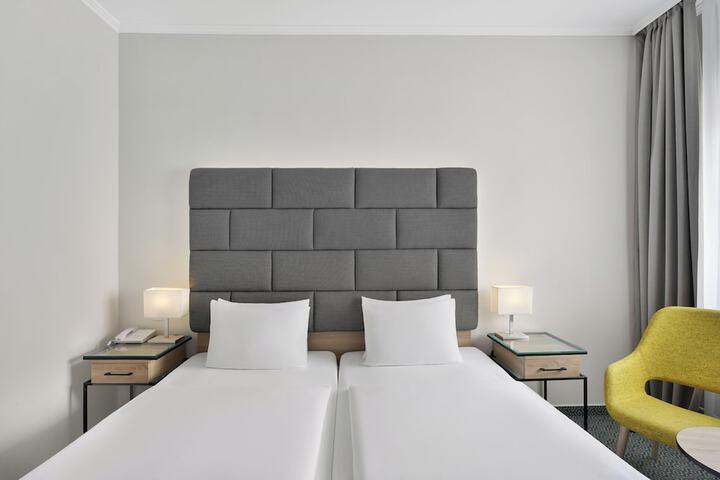 Room 48 of 81