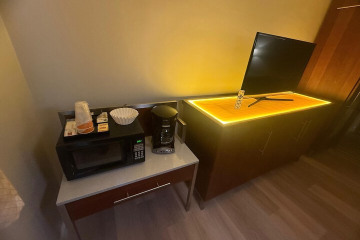 Room 18 of 38