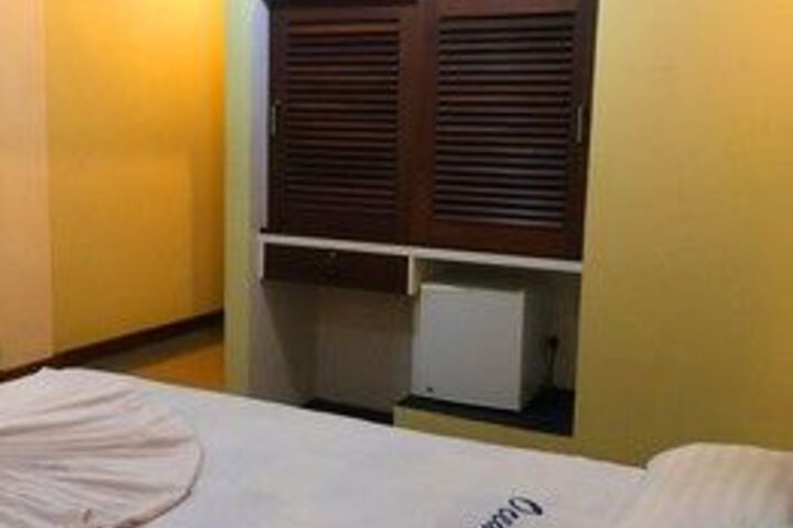 Room 73 of 112