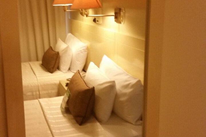 Room 14 of 35