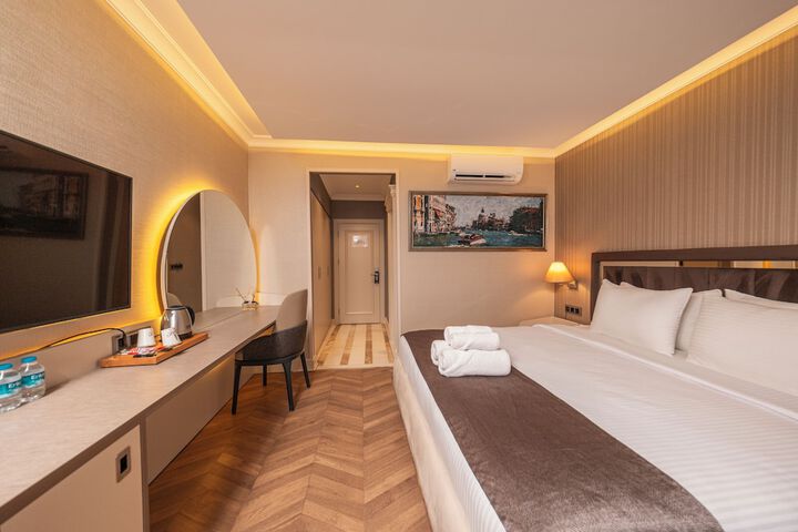Room 27 of 72