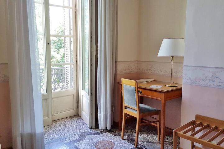Room 18 of 38