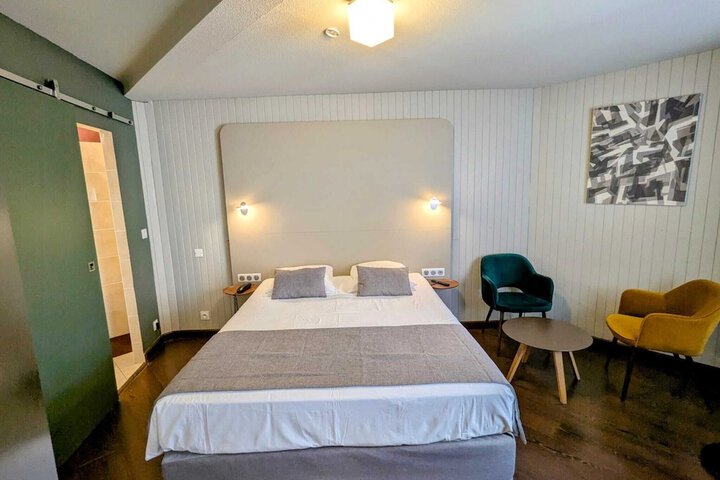 Room 14 of 35