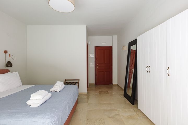 Room 8 of 23