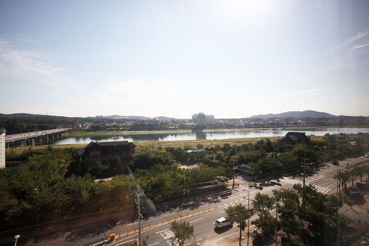 Room 28 of 40