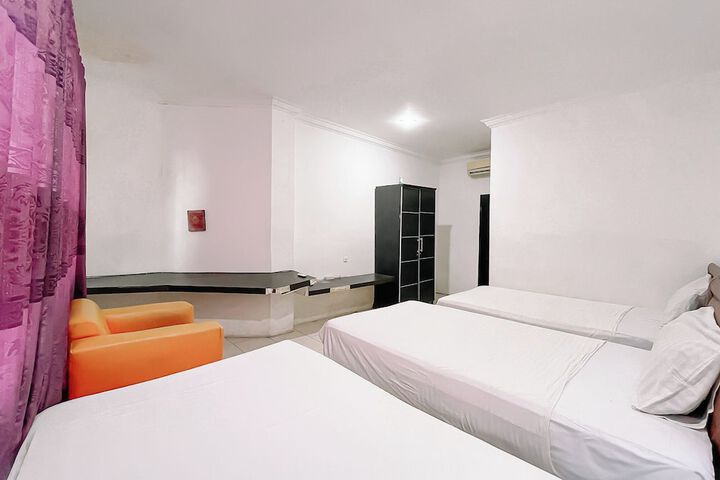 Room 17 of 22