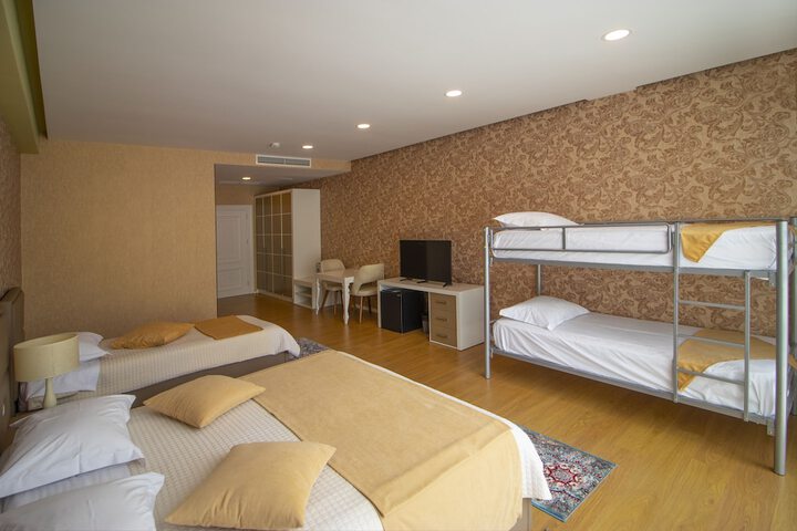 Room 6 of 23