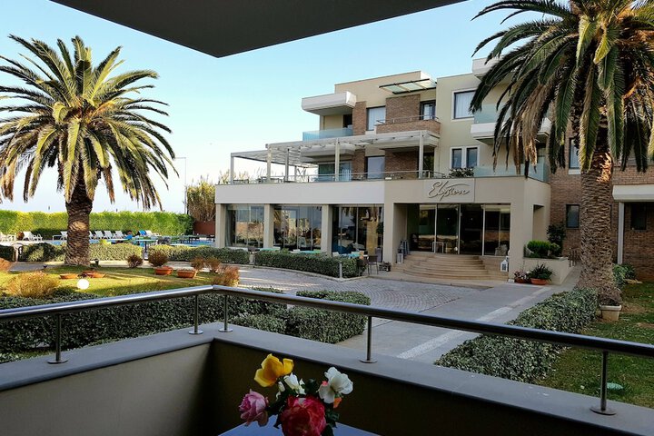 Terrace/Patio 17 of 49