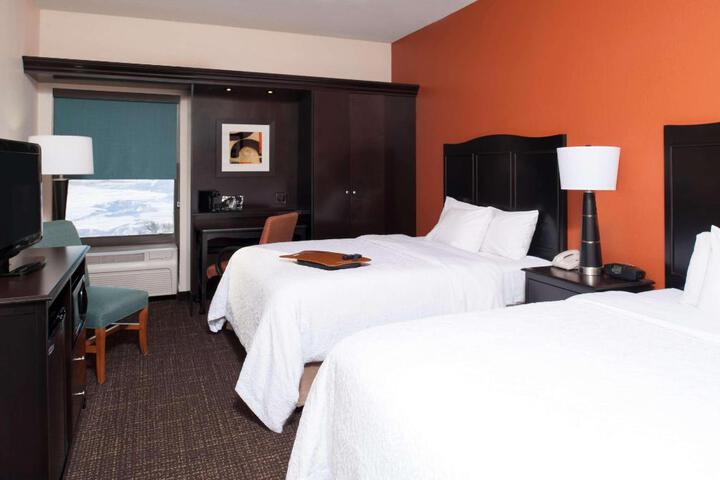 1 King Bed (4 of 31)