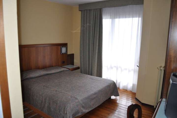 Room 13 of 69
