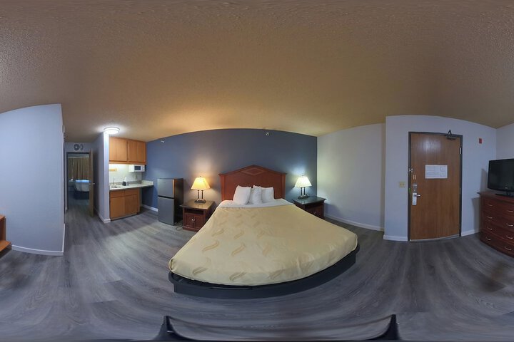 Room 13 of 18