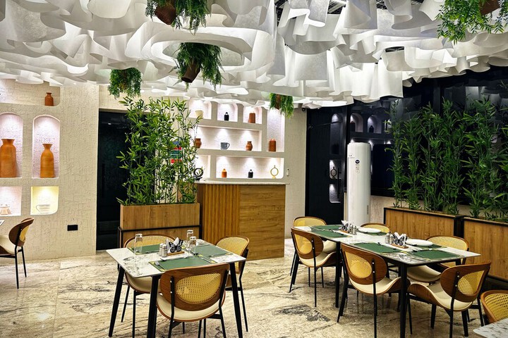 Dining 67 of 72