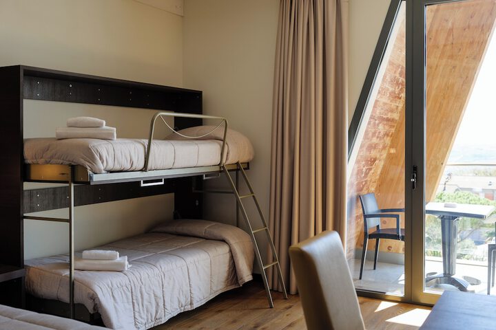 Room 25 of 79