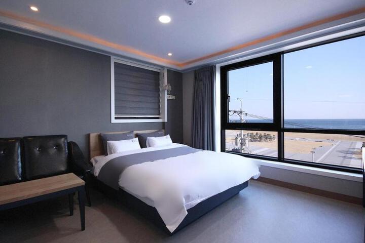 Yeongdeok Ganggu Port Stay