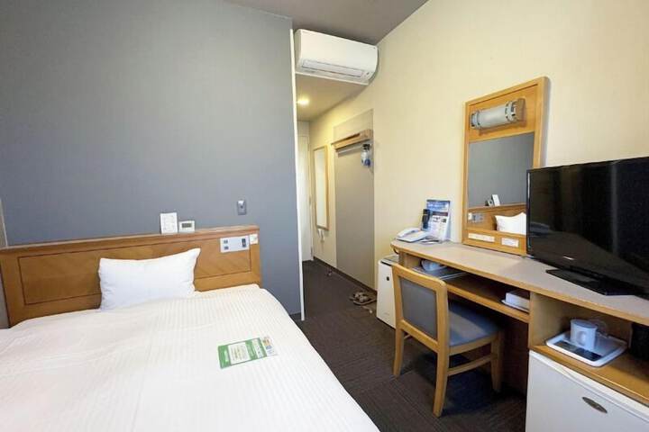 Room 8 of 59