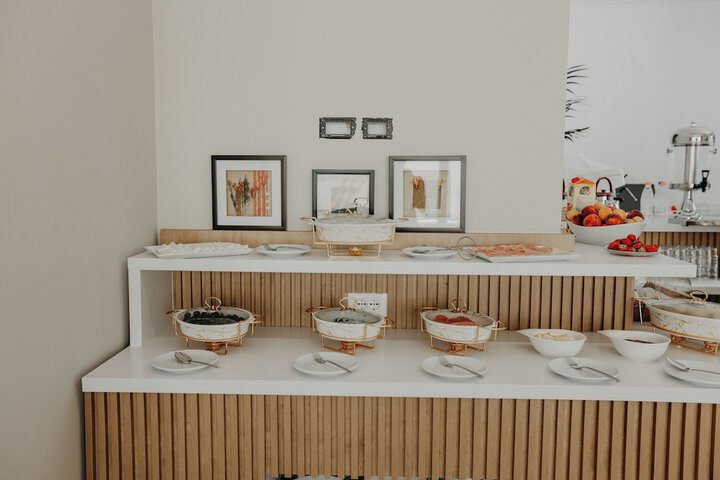 Dining 80 of 92