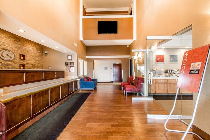 Entrance & Lobby