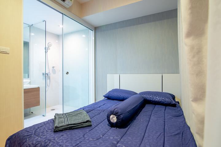 Room 12 of 104