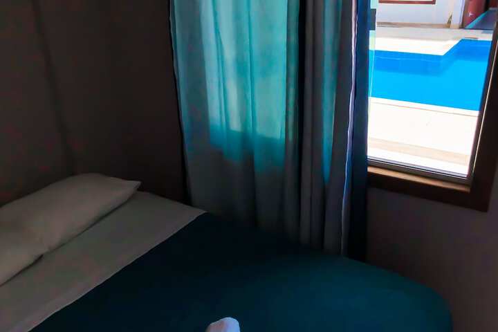 Room 9 of 159