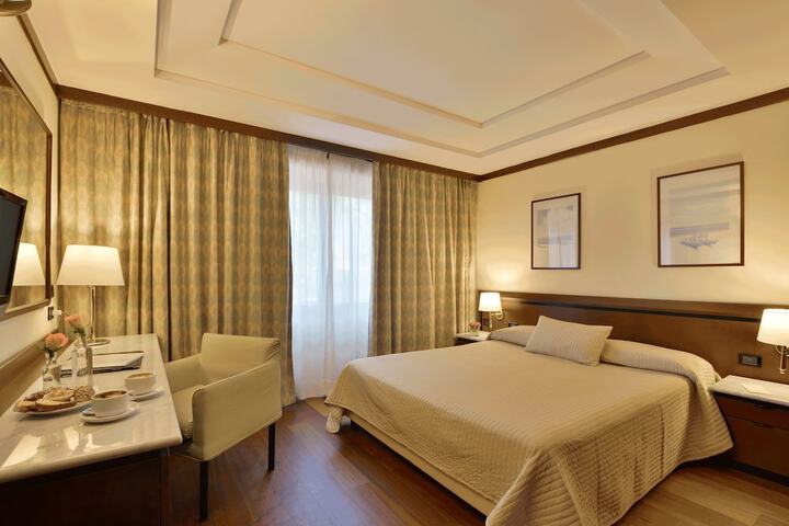 Room 3 of 62