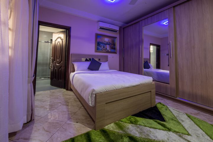 Room 10 of 130