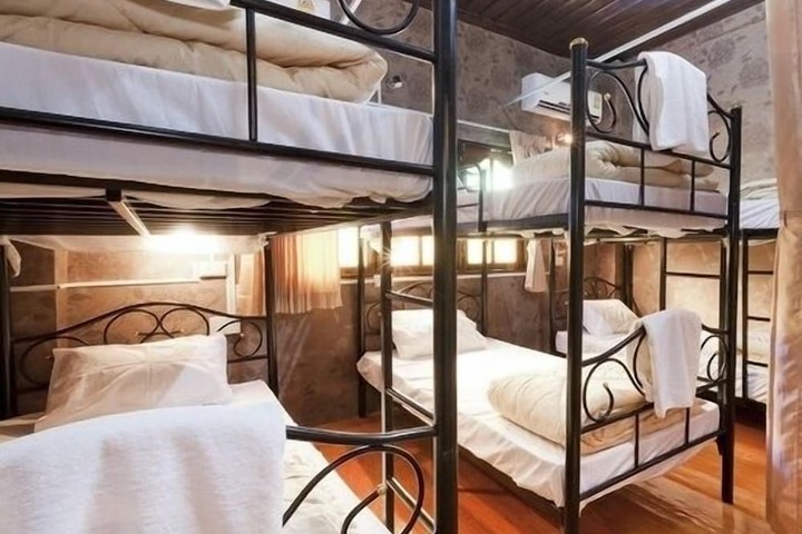Room 6 of 25