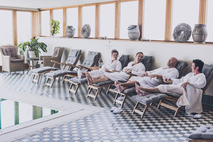 Hotel Pool