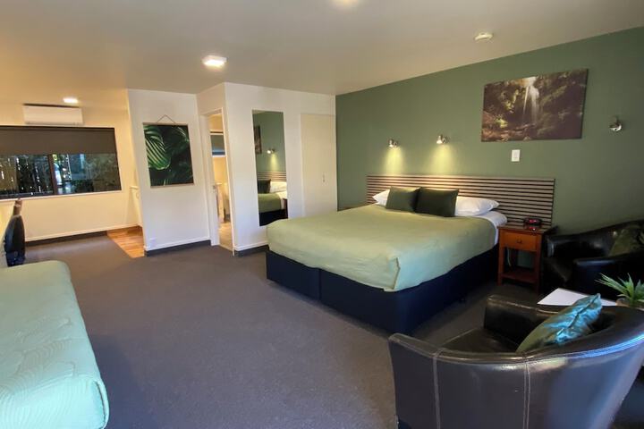Room 25 of 69