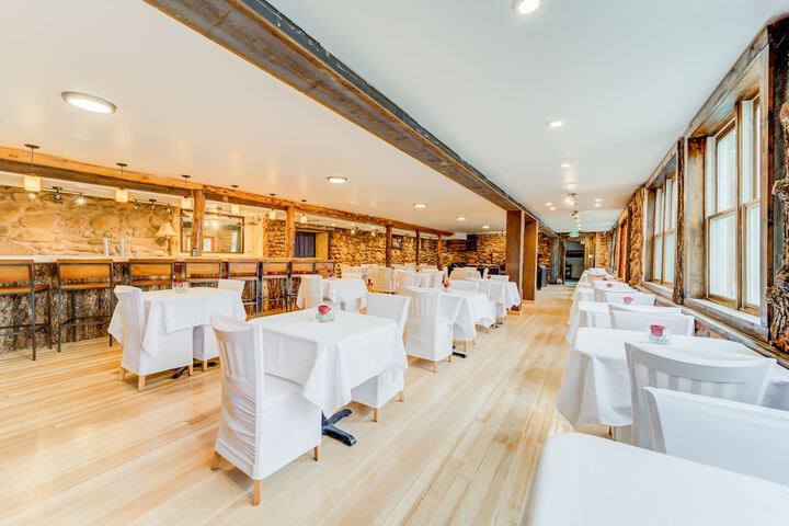 Banquet hall