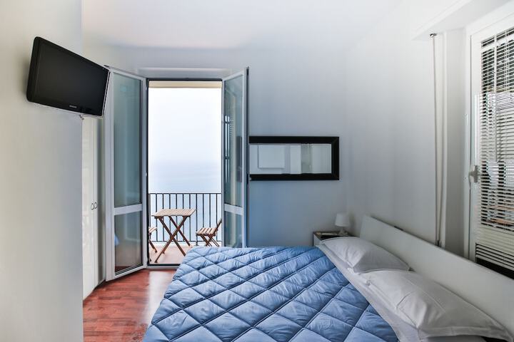 Room 10 of 87