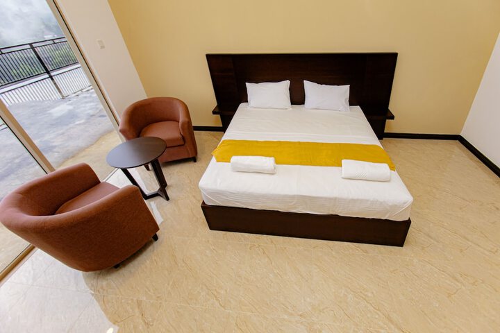 Room 3 of 7