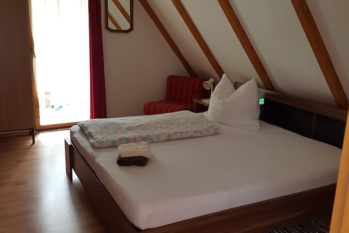 Room 2 of 9