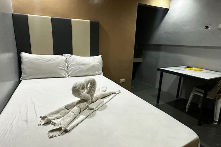 Room 5 of 40