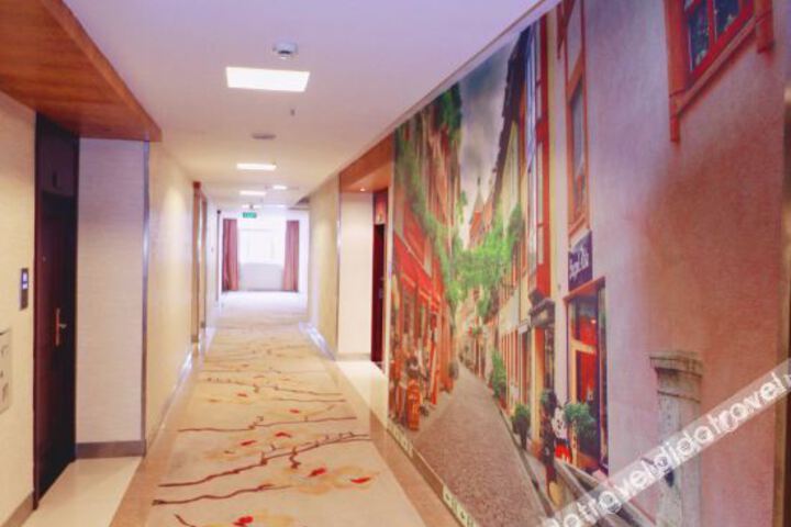 Hotel Interior 6 of 18