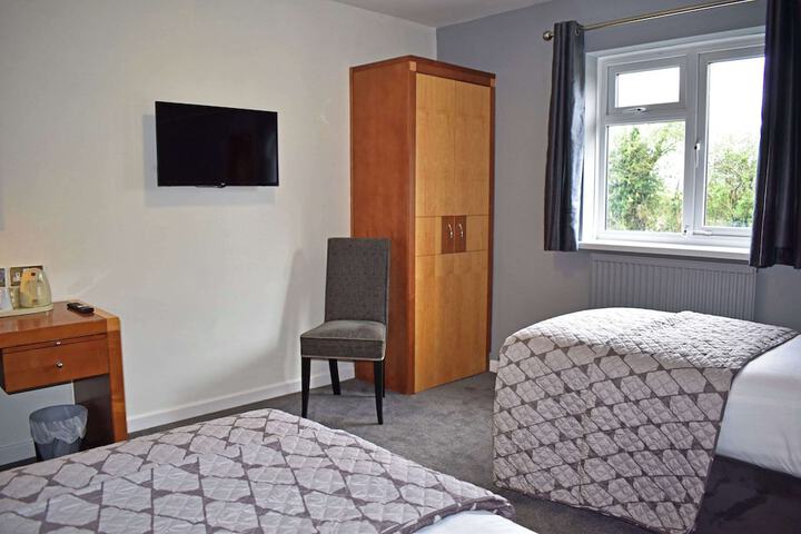 Room 37 of 89