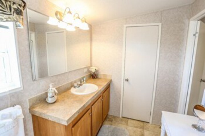 Room 4 of 23