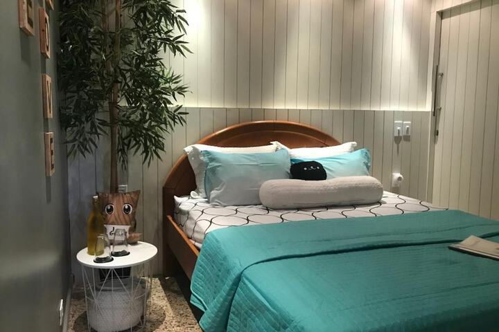 Room 10 of 26