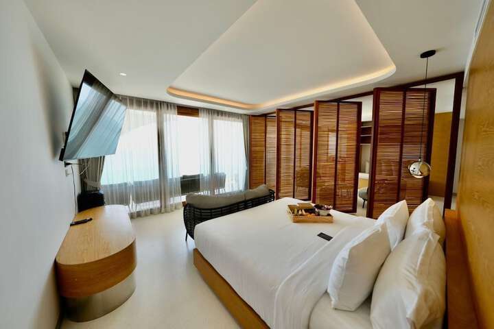 Room 16 of 118