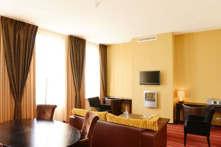 Room 18 of 44