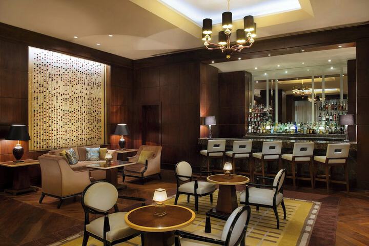 Lounge 111 of 130