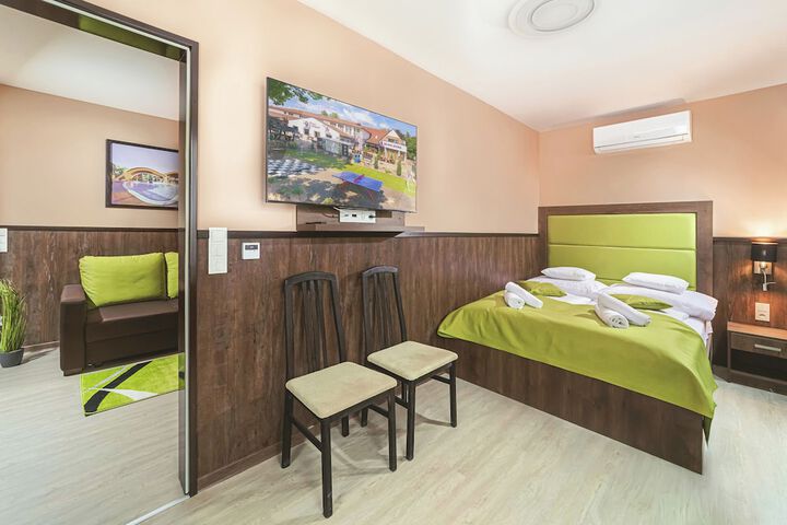 Room 5 of 17