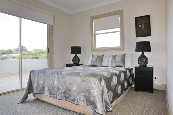 Room 12 of 85