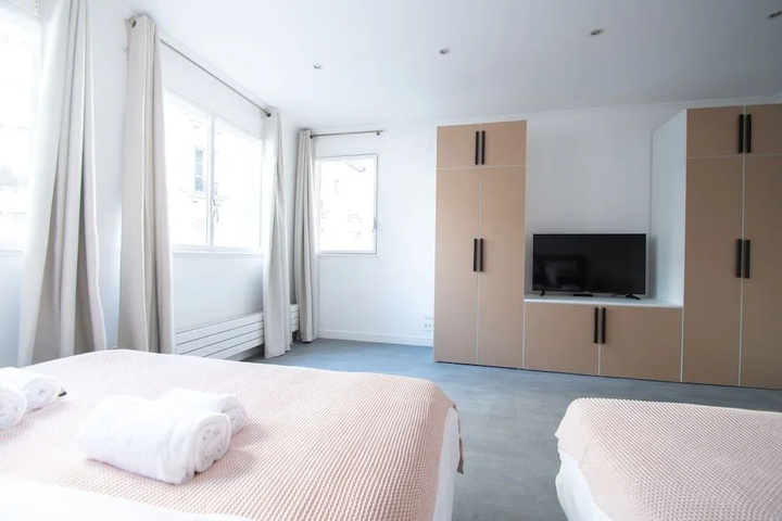 Room 2 of 23