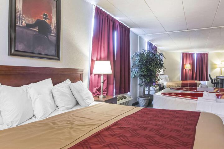 1 King Bed (2 of 12)
