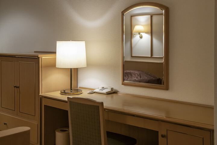 Room 12 of 84