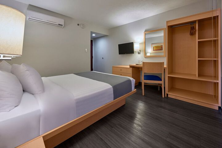 Room 16 of 47