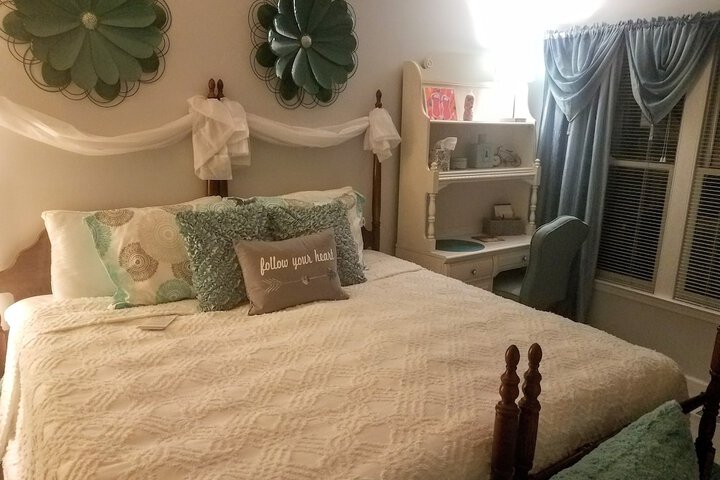 Room 12 of 23